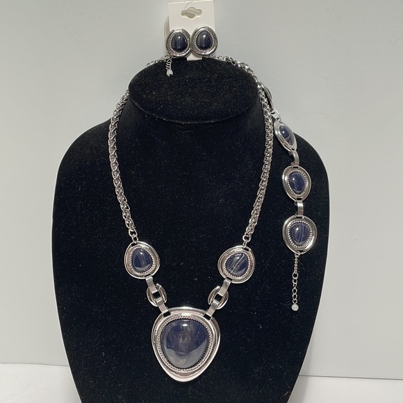 Statement Pendant, Earrings and Bracelet with Silver Tone Chain Cabochon - Picture 1 of 7